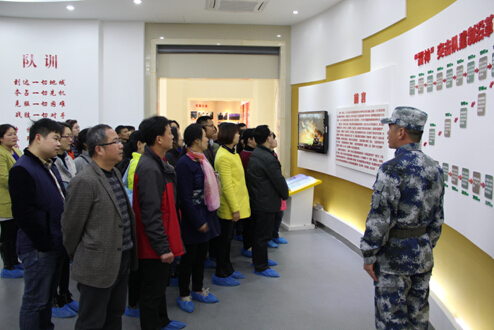 孝感市疾控中心走进驻朱湖某部队参观学习开展军民共建活动